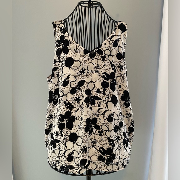 Anne Taylor sleeveless top, black and white. - Picture 1 of 2